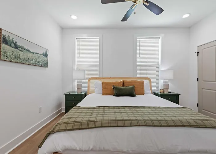Holiday home New Luxury - King - Location - Premier Host