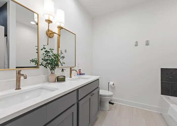 Holiday home New Luxury - King - Location - Premier Host Lafayette
