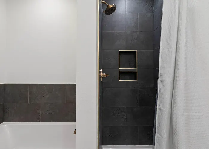 Holiday home New Luxury - King - Location - Premier Host