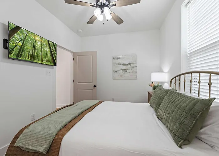 Holiday home New Luxury - King - Location - Premier Host