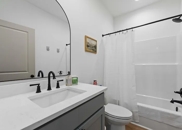 Holiday home New Luxury - King - Location - Premier Host *