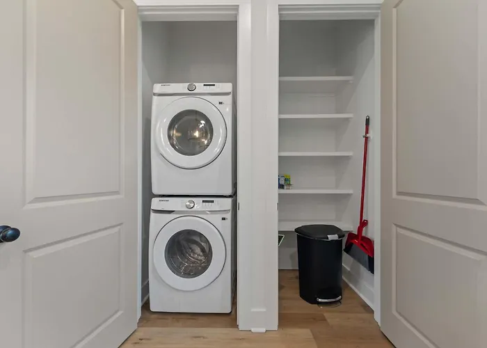 Holiday home New Luxury - King - Location - Premier Host Lafayette