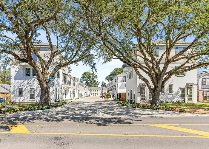 New Luxury - King - Location - Premier Host * Lafayette
